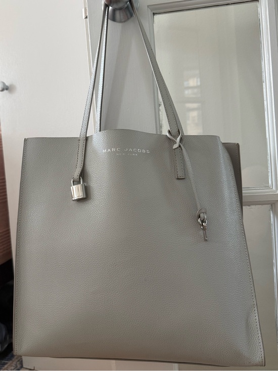 Marc Jacobs Handbags - Marc Jacobs Pebbled Leather Tote in Light Grey